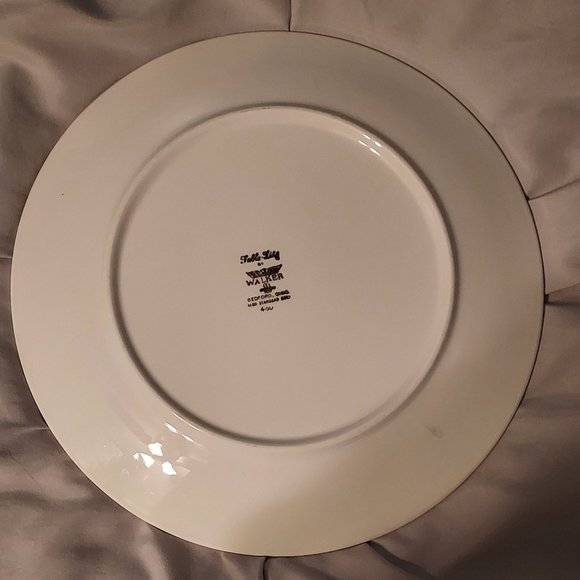 Walker China Dinner Plate With Dark Brown Rings - Picture 2 of 2